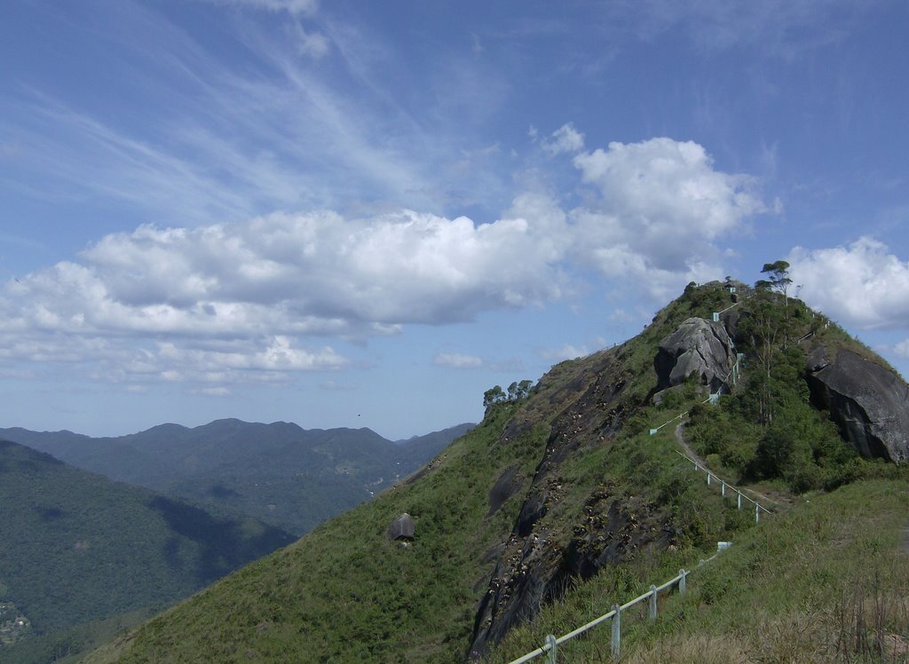 "Pedra do Imperador" no bairro Cascatinha em Nova Friburgo. Foto Osmar de Castro by Acervo Digital Castr…