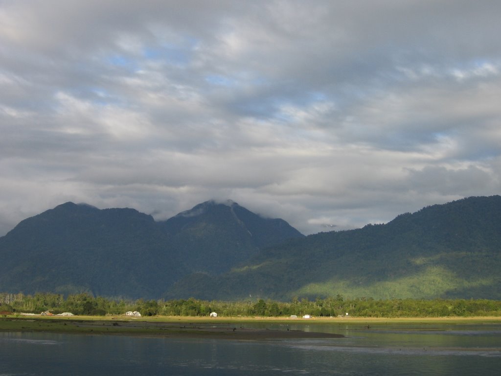 Hornopirén (X Región de los Lagos) by Victoria Osorio