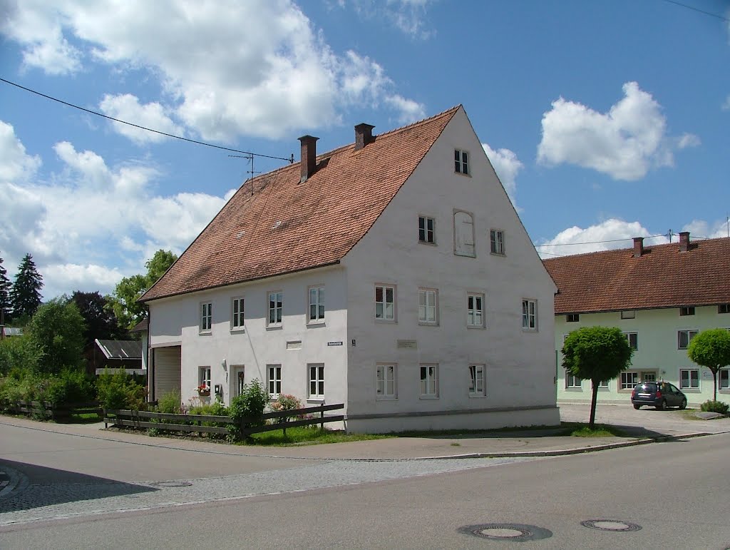 Frühmeßhaus Kaplanei ,Obergünzburg by Richard Mayer