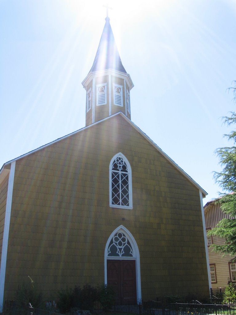 Iglesia, Frutillar (X Región de los Lagos- chile) by Victoria Osorio