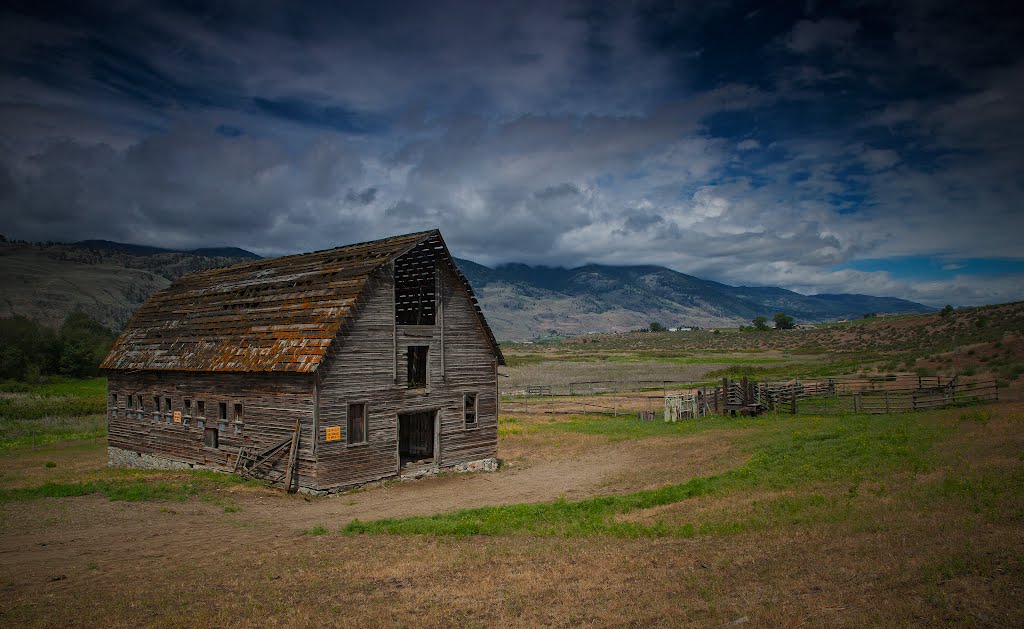 Abandoned Barn by Paul Goodwill