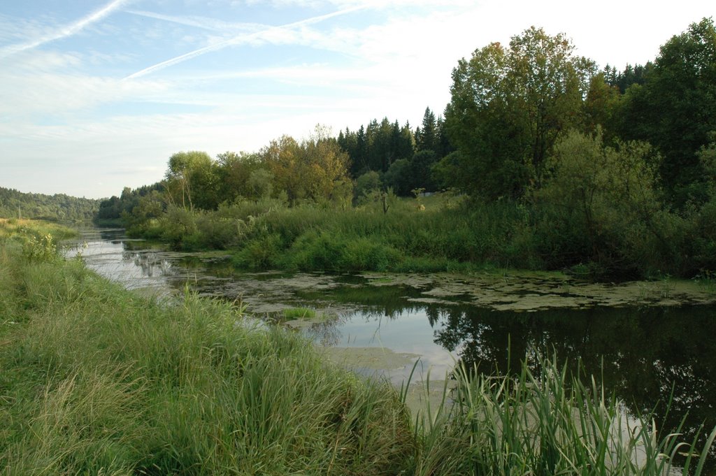 Moscow river in Staraya Ruza by Oleg Kalitsev