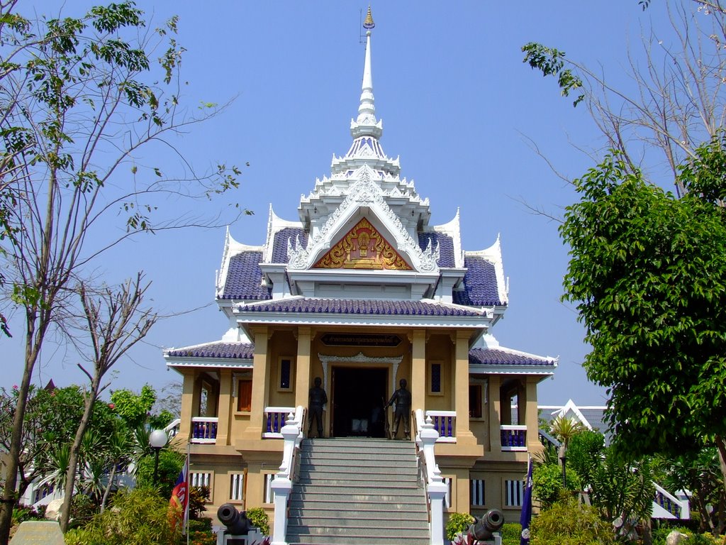 Father Of Thailand Navy Shrine by ghteh