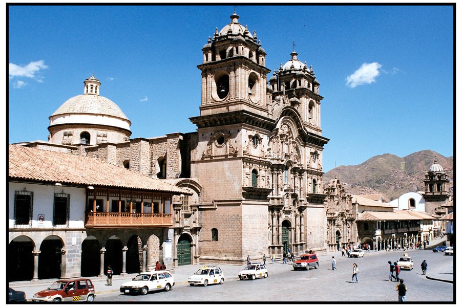 Cuzco, Plaza de Armas by mariachi25