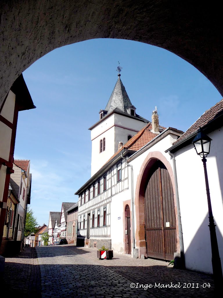 Maintal-Hochstadt, Hauptstraße by Inge Mankel