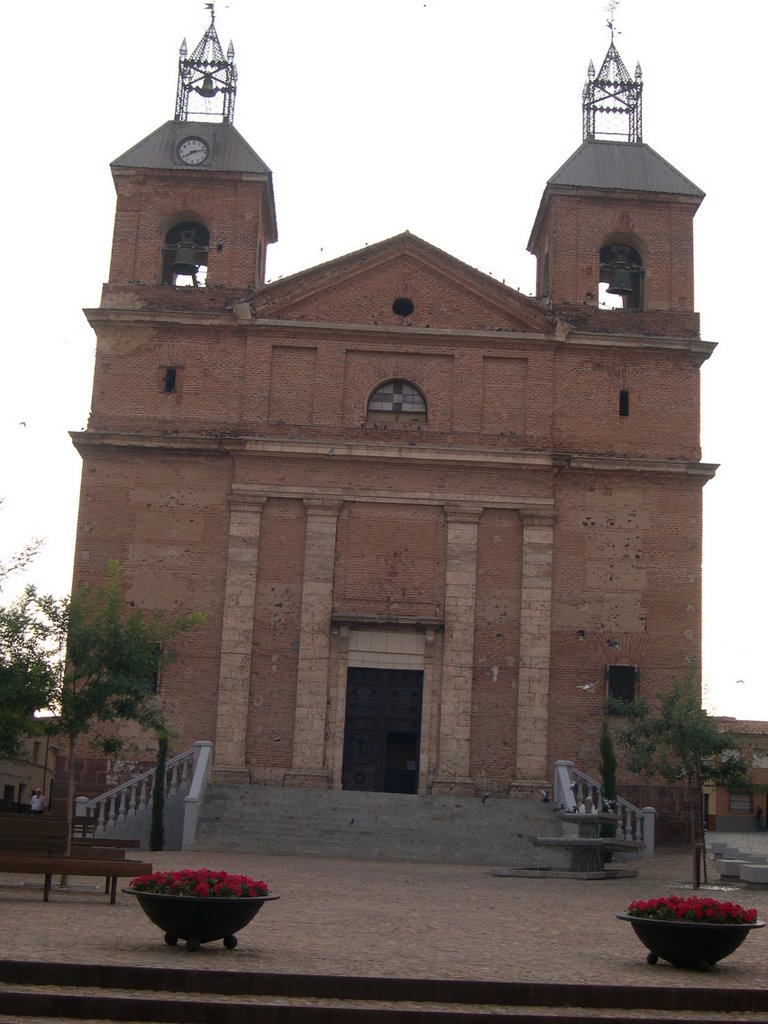 Plaza iglesia by sara montalvo