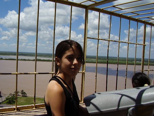 Esther en el mirador del Monumento a la Bandera by etintas