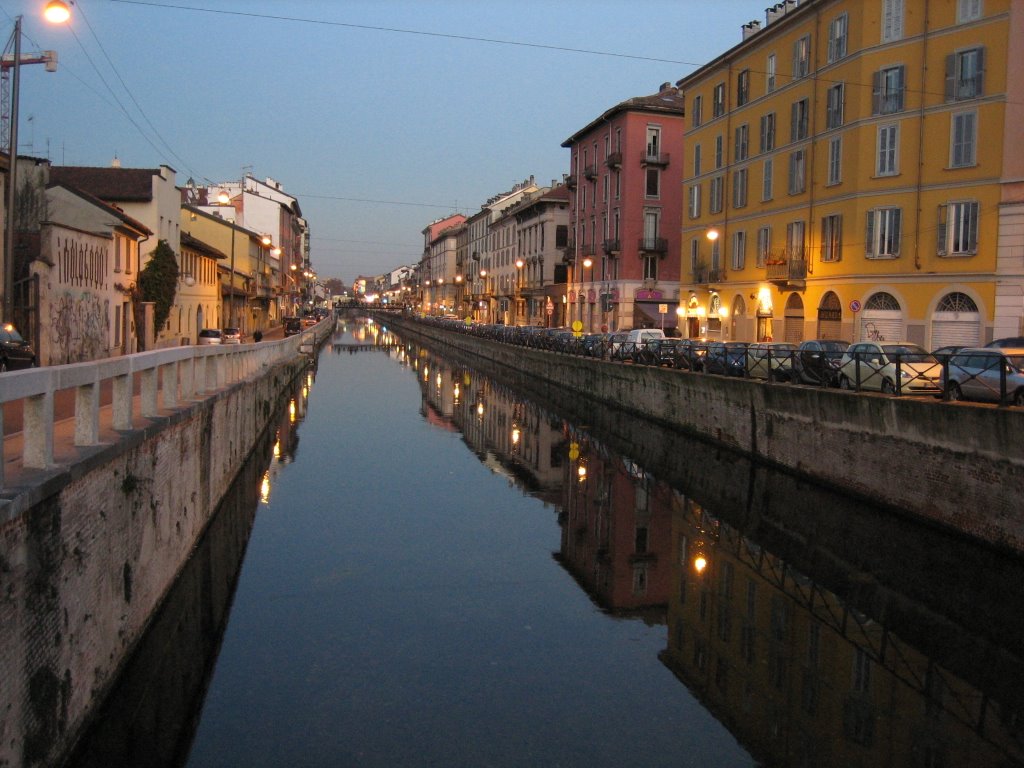 Riflessi nel Naviglio Grande by © Gilberto P.