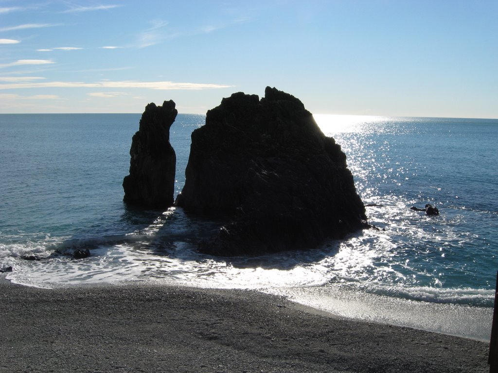 Monterosso al Mare, scoglio by GuidoLuciani