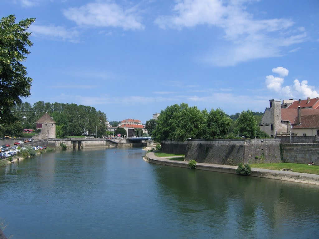 Besançon, Doubs - Le Doubs depuis le quai de Srasbourg by Duchet