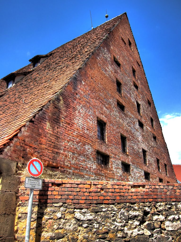 Parkverbot im Proviantamtsgäßchen by walterschaffer