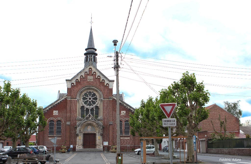 L'EGLISE NOTRE DAME DE BON SECOURS A NIEPPE by Frédéric Adant