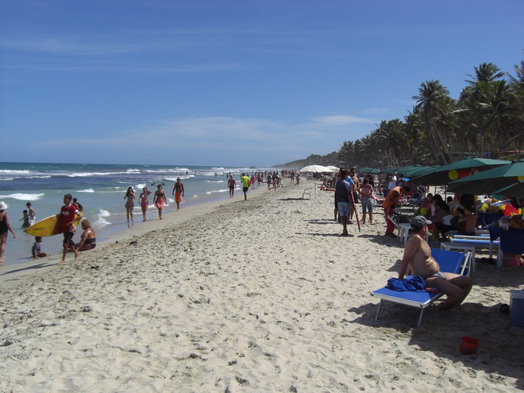 Playa el Agua Vista Sur by Vargas Reinaldo