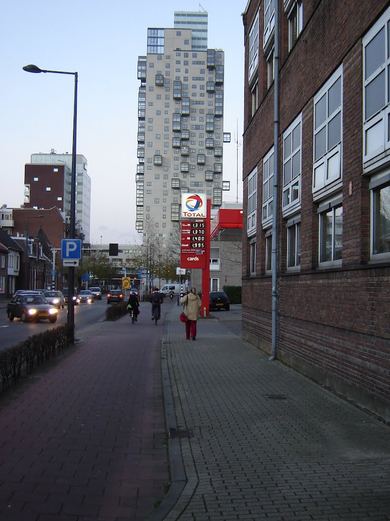 ''DE DIKKE PUKKEL'' , TILBURG DEC .2006 by Ron Stachowiak