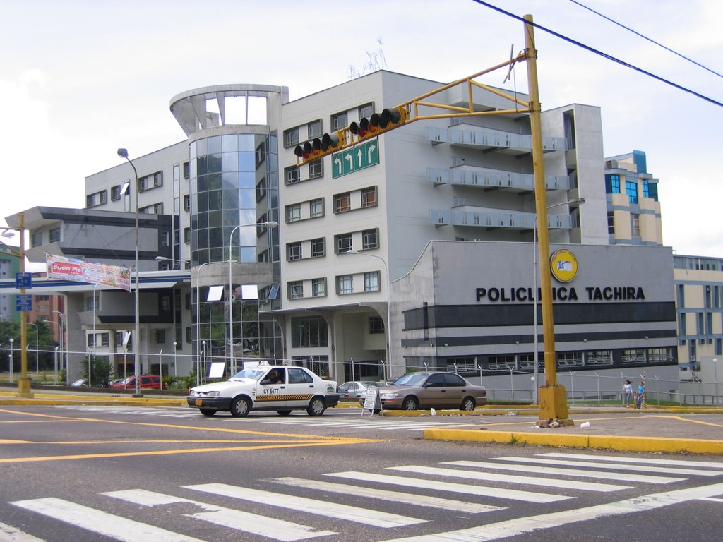 Policlinica Tachira by Fernando Mota