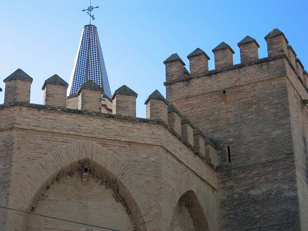 Ábside de la iglesia fortificada by marathoniano