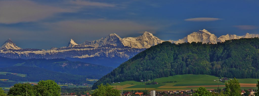 Bern - kehrsatz, vista dell' Eiger, Mönch e Jungfrau by alfonso minoli