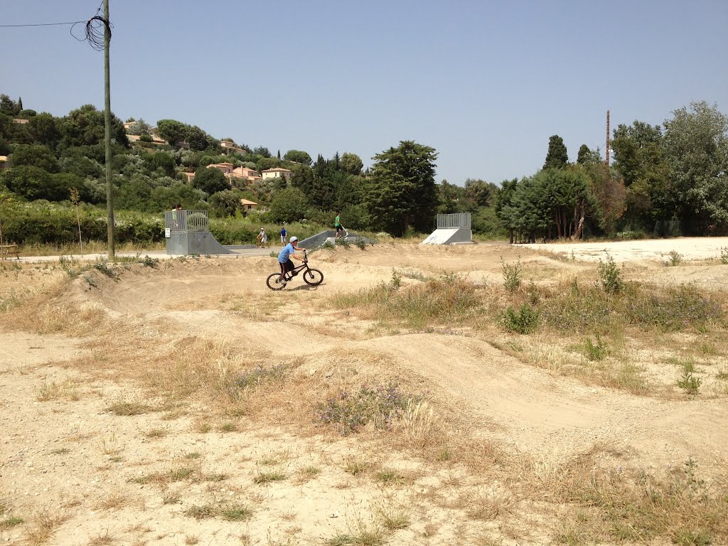 Piste BMX de Rochefort du Gard by araokatao