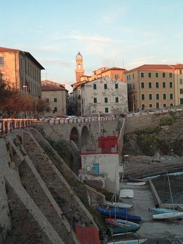 Piombino - Centro storico by guidetrusche