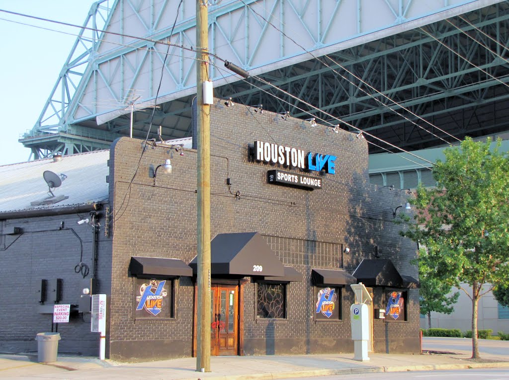 Houston Live Sports Lounge with Minutemaid Ballpark Roof in background (2012 photo)(closed) by Wolfgang Houston