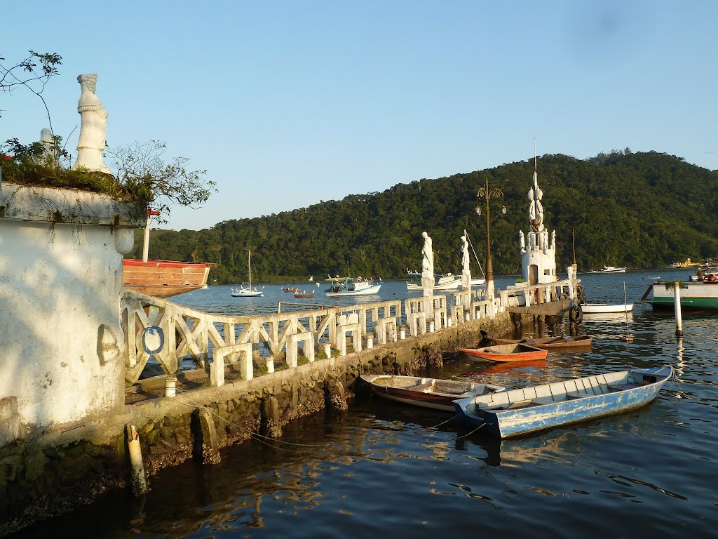 PIER NO CANAL DE BERTIOGA by Hugo Rosin Sobrinho