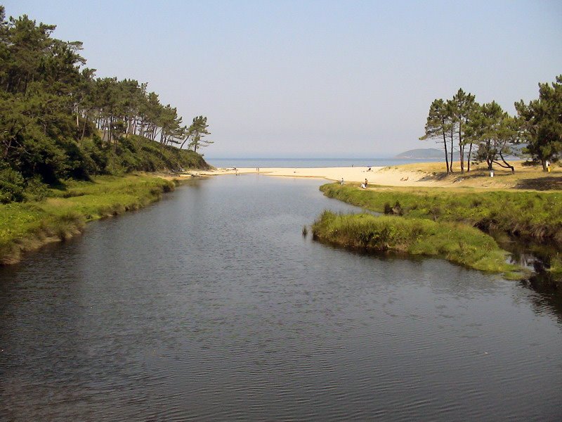 Playa de Lago. desembocadura del rio Lago. by magoncan