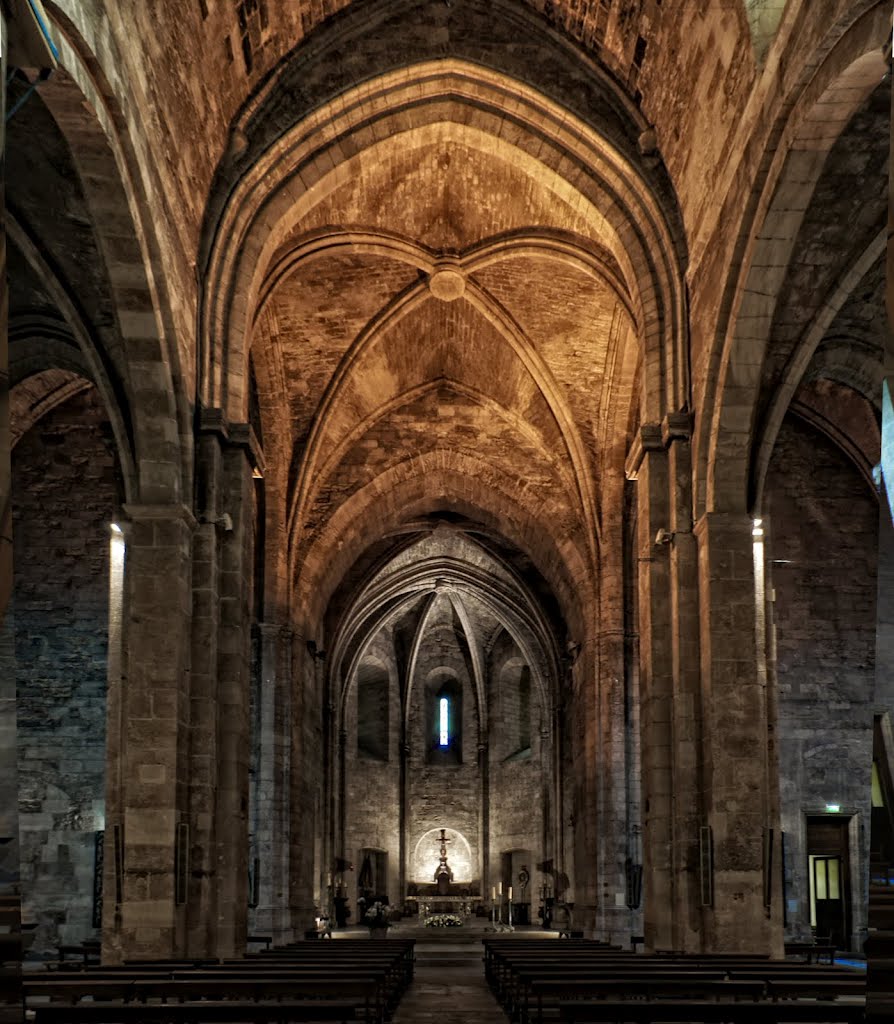 Basilique St Victor by Andreas Pattermann