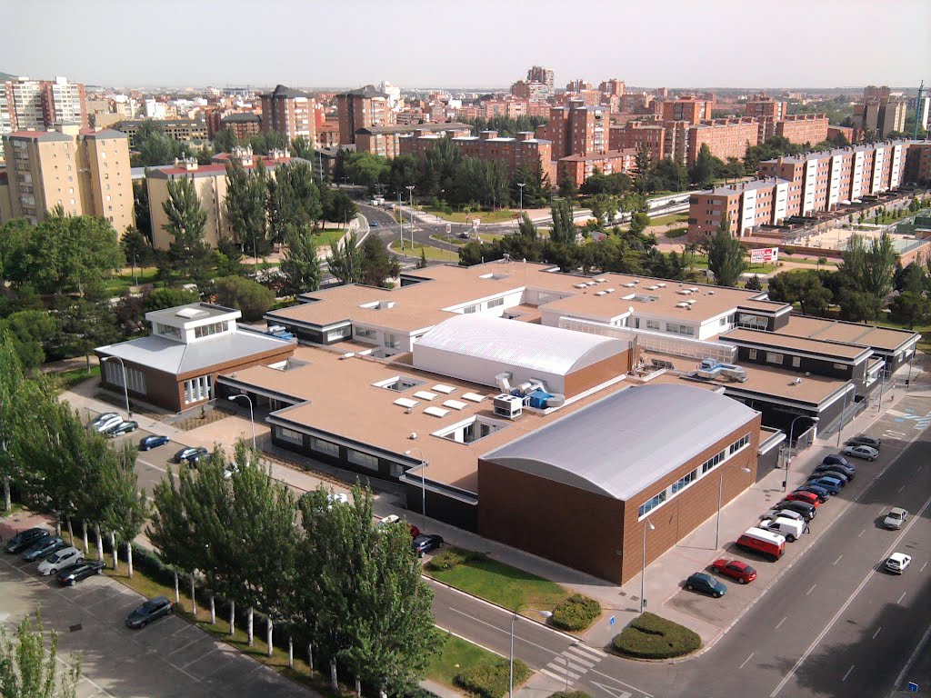 Centro Municipal José Luis Mosquera by Chavinet