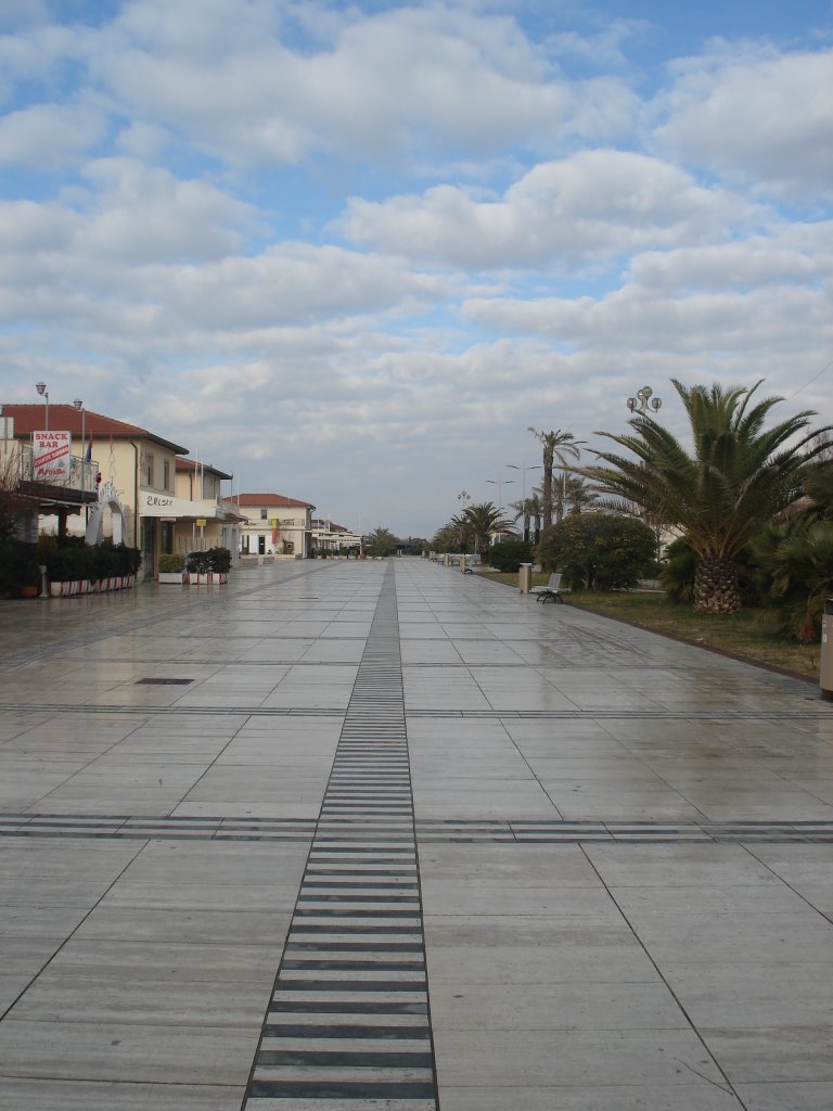 PASSEGGIATA LIDO DI CAMAIORE , GIOIA CLUB1998 by luca barsottelli