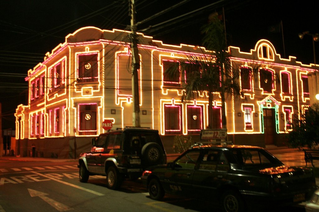 Edificio Consistorial - Fachada Principal-Foto Nocturna by Jorge Gajardo Guerra