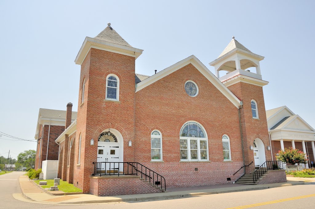 VIRGINIA: POQUOSON: Trinity United Methodist Church, 1294 Poquoson Avenue (S.R. 171) western aspect by Douglas W. Reynolds, Jr.