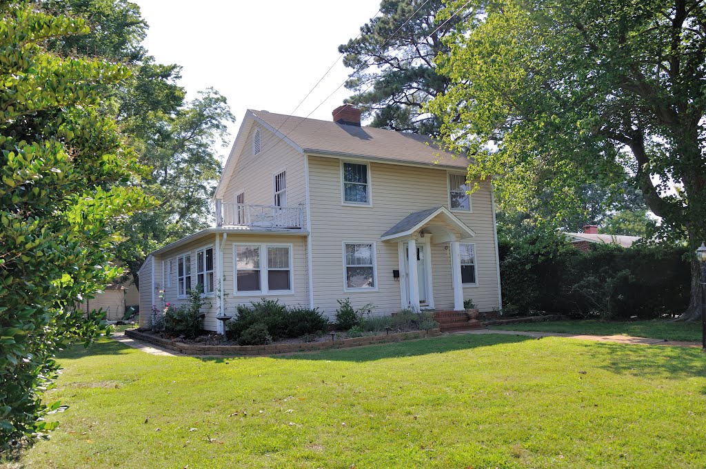 VIRGINIA: POQUOSON: private residence at 1260 Poquoson Avenue by Douglas W. Reynolds, Jr.