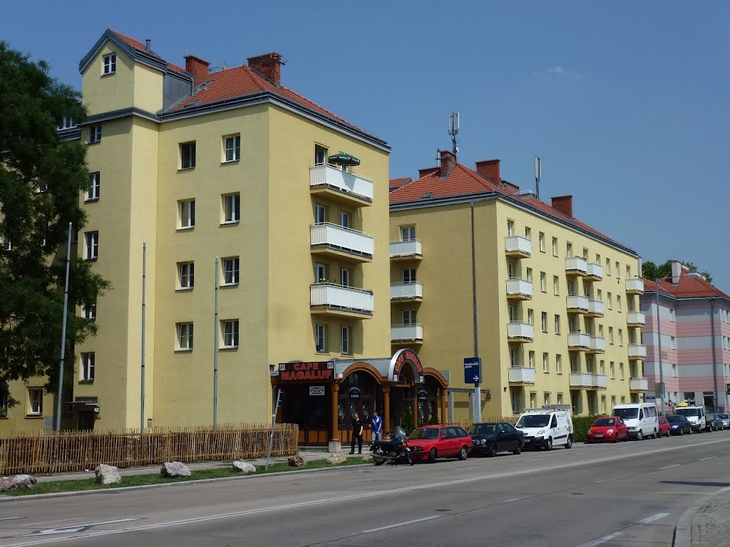 Wienerbergstrasse; sozialbau & cafe magaluf by klvienna