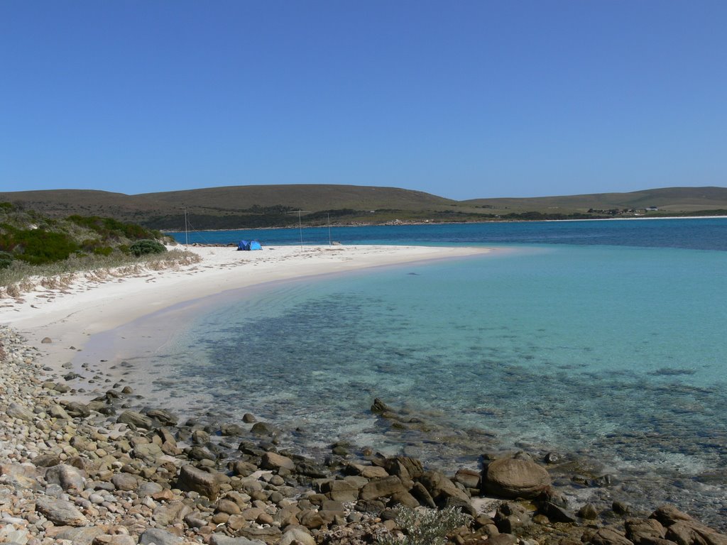 Cheyne Island IOTA beach by vk6ys