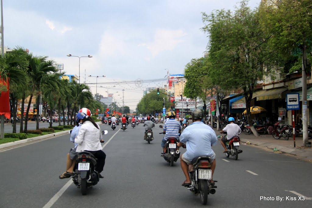 Trên đường phố Cần Thơ by Tuan CaNon