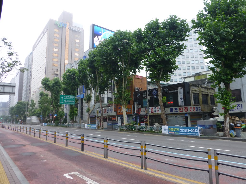 Gongdeok street, Seoul by Komia.