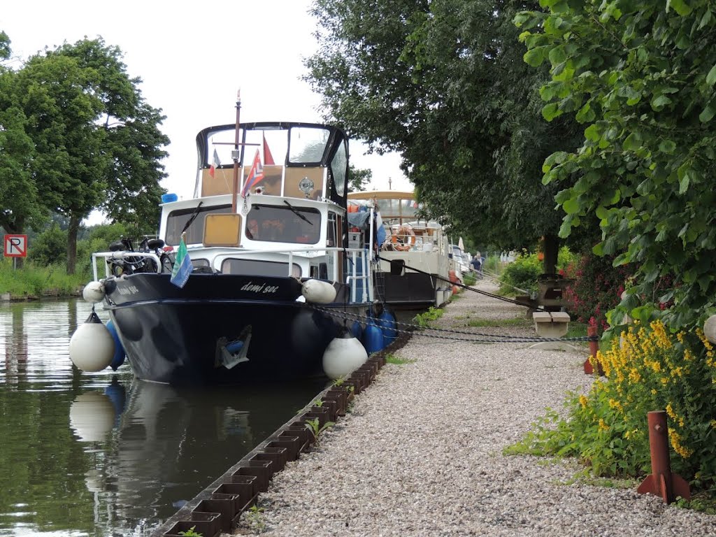 Port fluvial de Richarménil, canal des Vosges by ZykZak