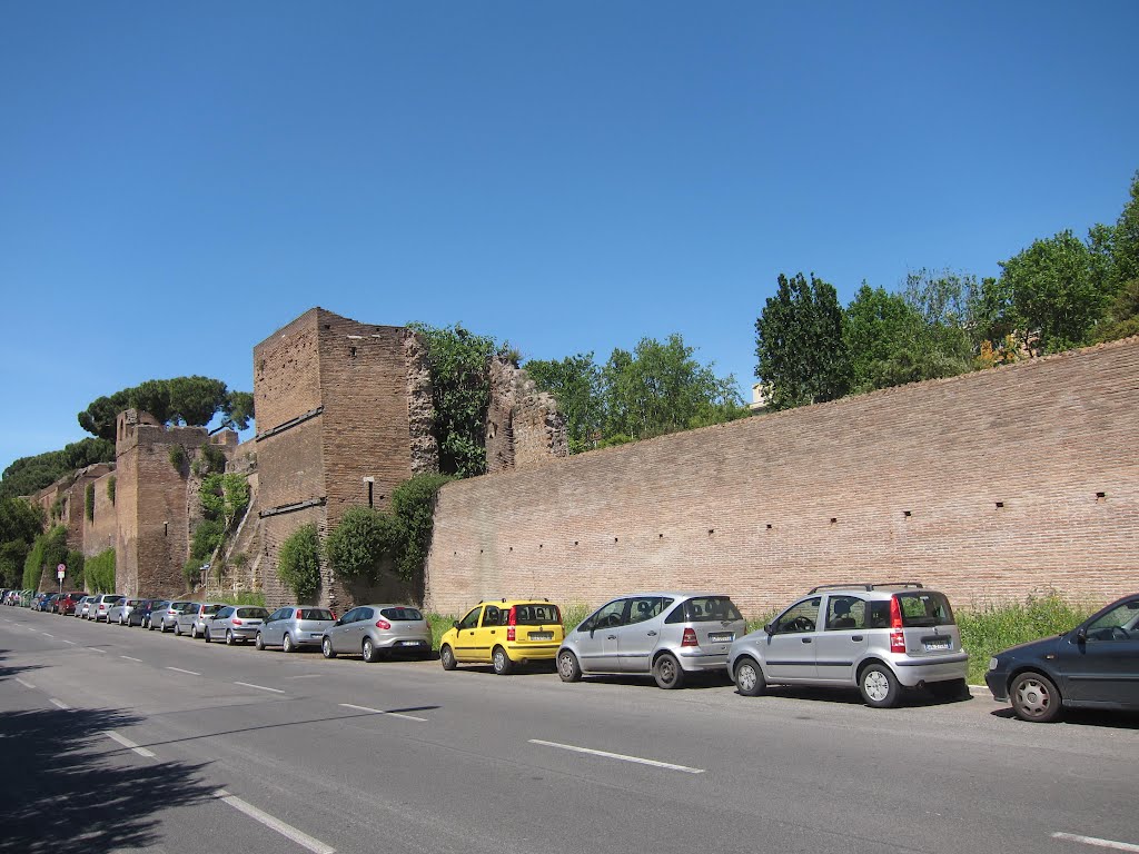 Rome city wall by bryanf