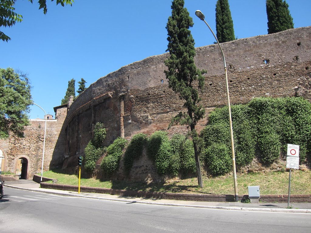 Rome city wall by bryanf