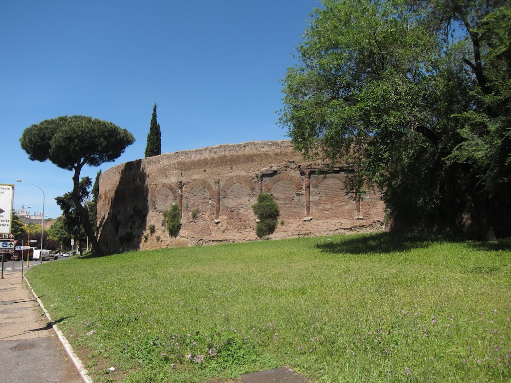 Rome city wall by bryanf