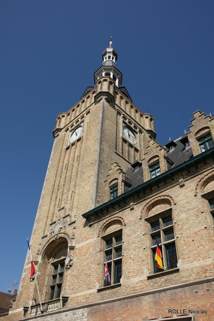 Entrée et Beffroi (Face Sud) de l'Hôtel de Ville de Bailleul. (Grand Place Charles de Gaulle, Bailleul, Nord, France) by nicolas_rolle