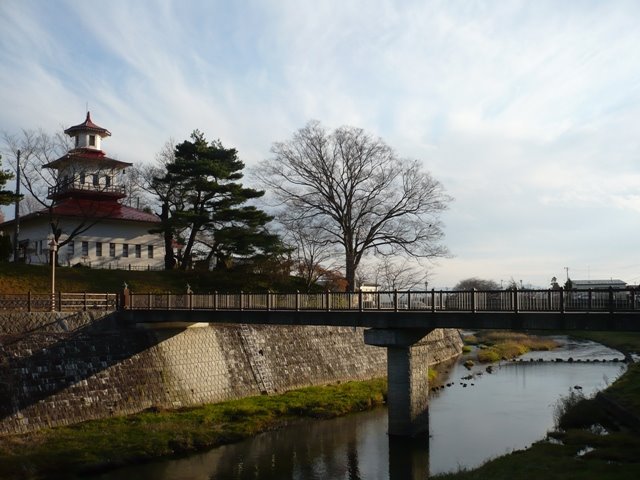 人首河畔の明治記念館、奥州江刺・岩谷堂 Meiji Memorial Hall upon Hitokabe River in Iwayado Old Town of Esashi, Oshu by Tomofumi Sato