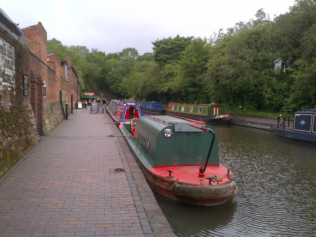 Dudley canal by dave marsh