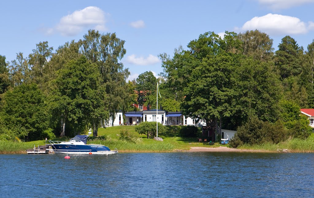 Waterfront homes Vaxholm to Svinninge July 2012 by BengtENyman