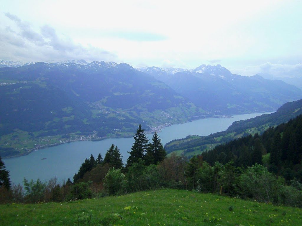 Blick von Tschingla auf den Walensee by topweg.ch