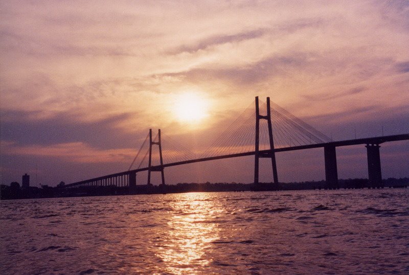 Puente Rosario-Victoria Atardecer del 24-08-02 by m-g-c