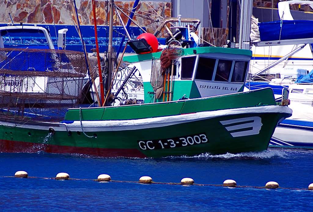 Barco de Pesca (Agaete) by Miguel Diaz Ojeda