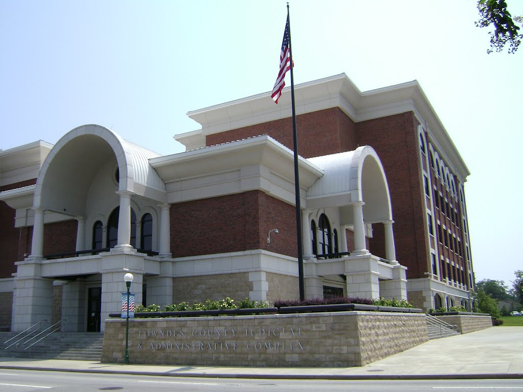 Lowndes County Judicial and Administrative Complex by mriveraz