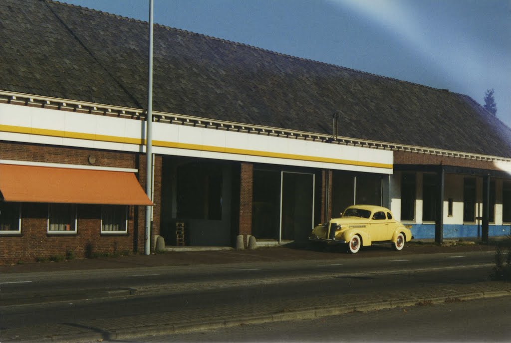 Wageningen, Stadsbrink, Garage Kirpestein by Paul Jarko