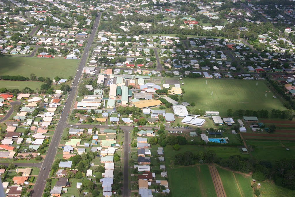 Kepnock State High School, Kepnock, Bundaberg, Queensland by Ian Stehbens